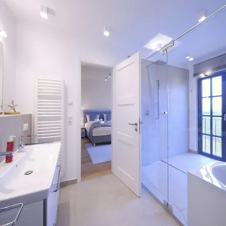 Reetland Am - Luxusplus Reetdachvilla Mit 4 Schlafzimmern, Sauna Und Kamin G12 Dom wakacyjny Dranske