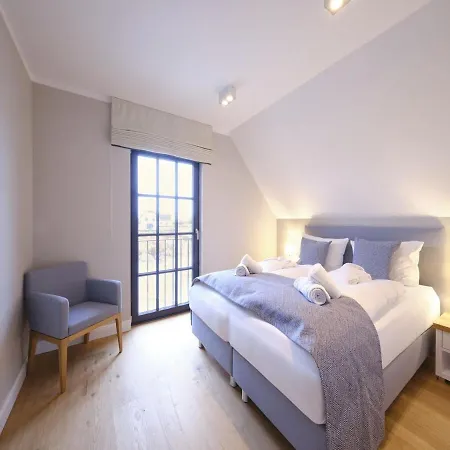 Dom wakacyjny Reetland Am - Luxusplus Reetdachvilla Mit 4 Schlafzimmern, Sauna Und Kamin G12