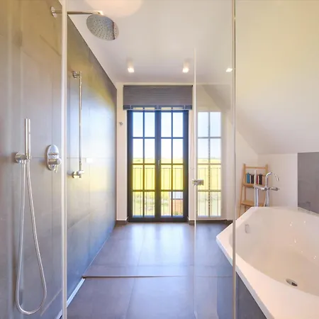Dom wakacyjny Reetland Am - Luxusplus Reetdachvilla Mit 4 Schlafzimmern, Sauna Und Kamin G12 *