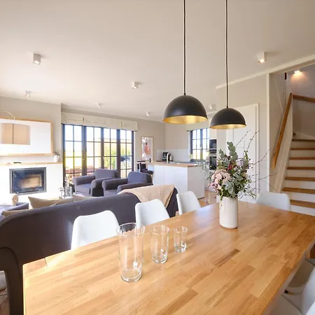 Dom wakacyjny Reetland Am - Luxusplus Reetdachvilla Mit 4 Schlafzimmern, Sauna Und Kamin G12 Dranske
