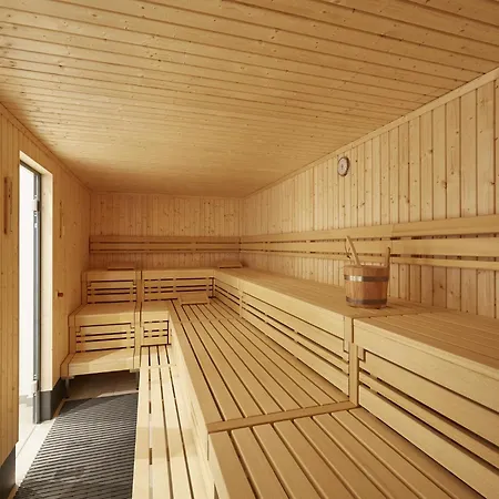 Reetland Am - Luxusplus Reetdachvilla Mit 4 Schlafzimmern, Sauna Und Kamin G12 Dranske