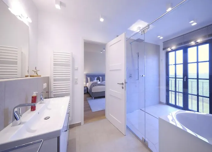 Reetland Am - Luxusplus Reetdachvilla Mit 4 Schlafzimmern, Sauna Und Kamin G12 ヴィラ ドランスケ